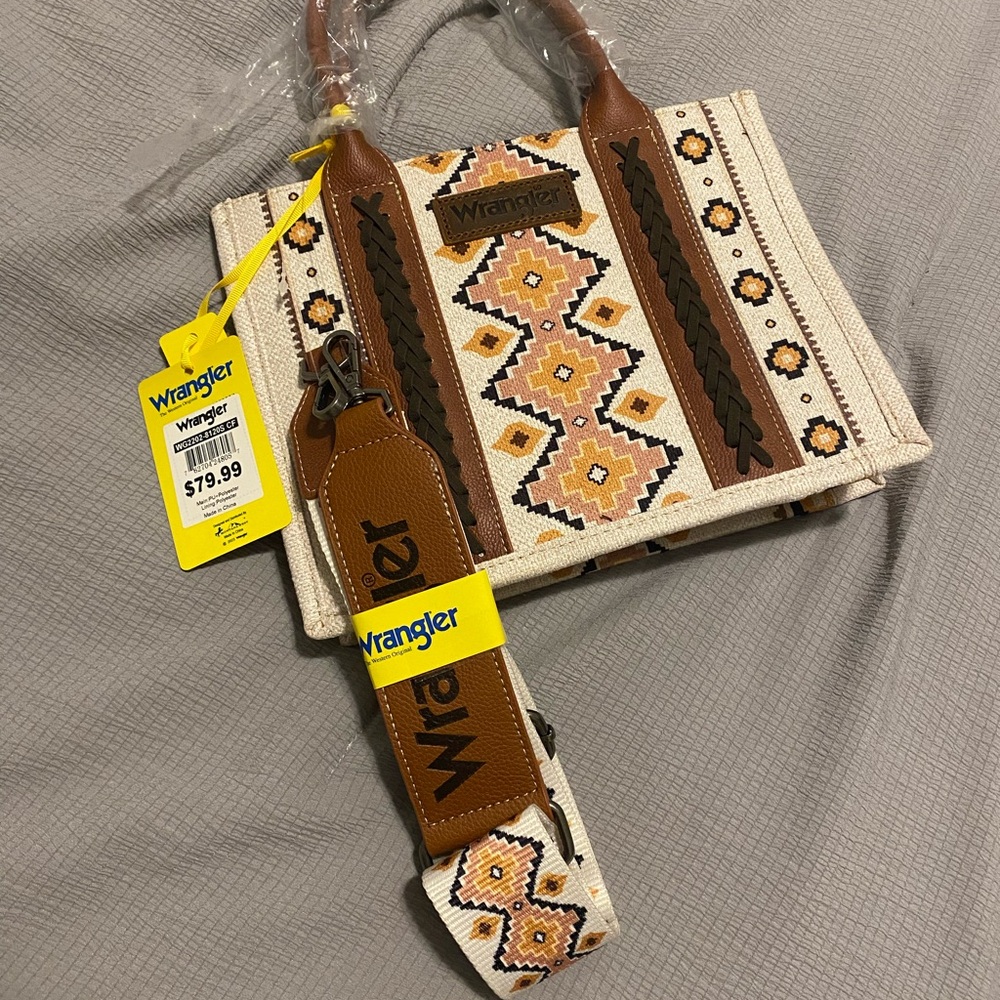 Wrangler Women's Tan and Brown Patterned Tote - Picture 5 of 6
